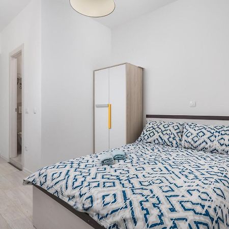Studio Apartments Fran'S Rijeka Exterior photo