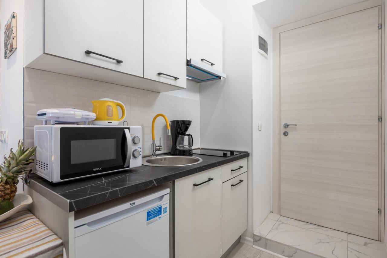 Studio Apartments Fran'S Rijeka Exterior photo