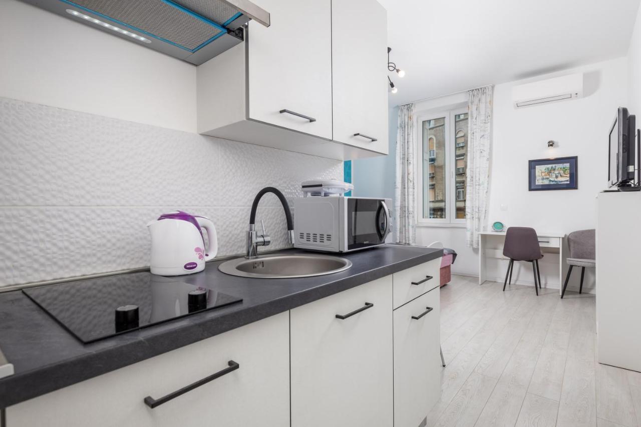 Studio Apartments Fran'S Rijeka Exterior photo