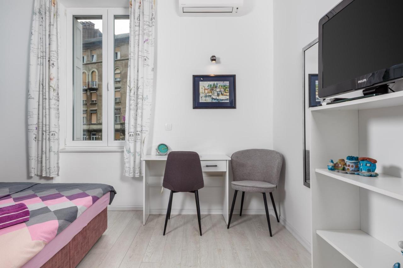 Studio Apartments Fran'S Rijeka Exterior photo